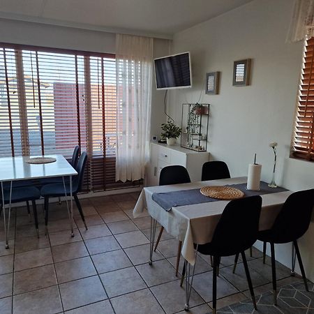 Husid Guesthouse Рейкхольт Экстерьер фото
