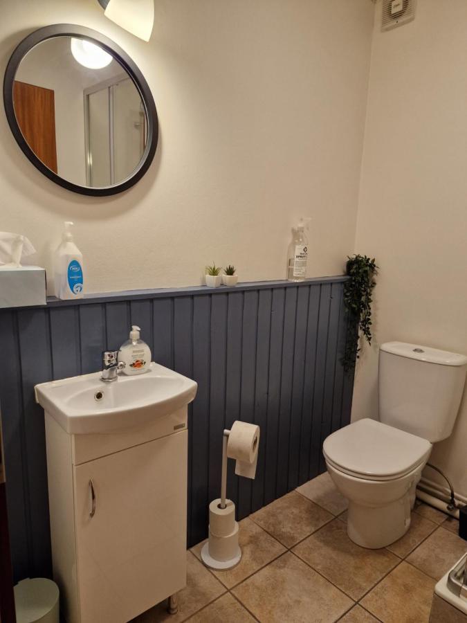 Husid Guesthouse Рейкхольт Экстерьер фото