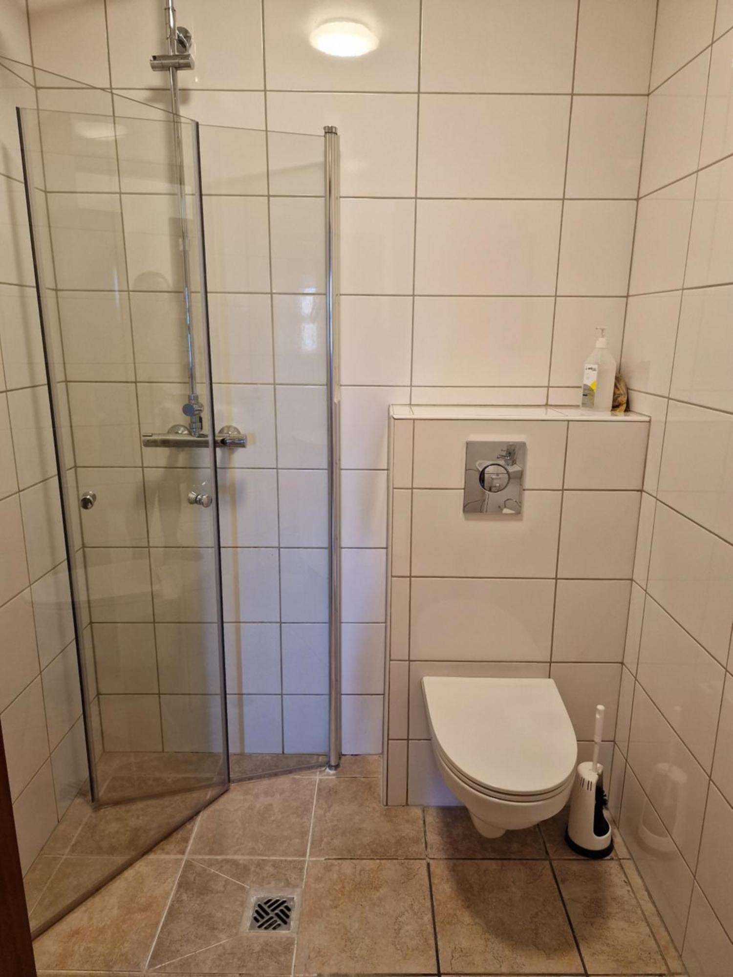 Husid Guesthouse Рейкхольт Экстерьер фото
